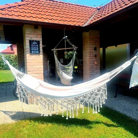 Idylický Rodinný Arkádia Pri Dunajskej Cyklotrase Casa de hóspedes