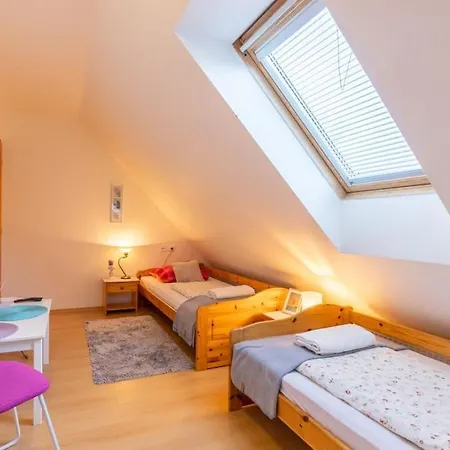 Idylický Rodinný Arkádia Pri Dunajskej Cyklotrase Casa de hóspedes 3*