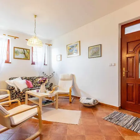 Idylický Rodinný Arkádia Pri Dunajskej Cyklotrase Kyselica