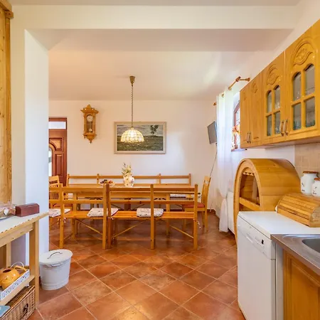 Idylický Rodinný Arkádia Pri Dunajskej Cyklotrase Kyselica