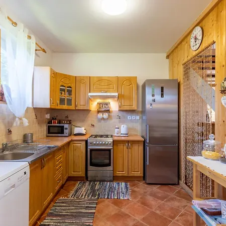 Idylický Rodinný Arkádia Pri Dunajskej Cyklotrase Kyselica