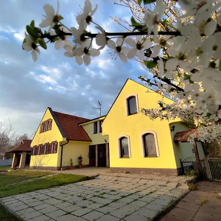 Idylicky Rodinny Arkadia Pri Dunajskej Cyklotrase 3*