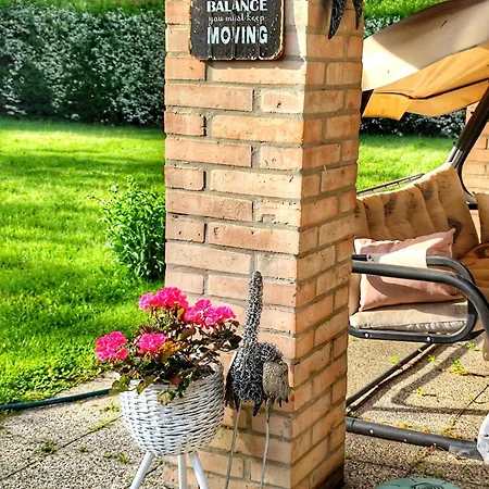 Idylický Rodinný Arkádia Pri Dunajskej Cyklotrase Kyselica