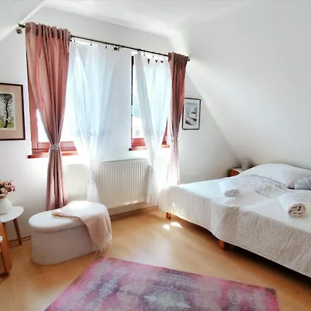 Idylicky Rodinny Arkadia Pri Dunajskej Cyklotrase 3* Kyselica